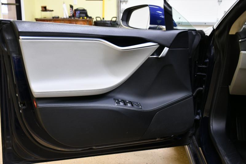 Tesla Model S 4dr Sdn RWD 85 kWh Battery 2014