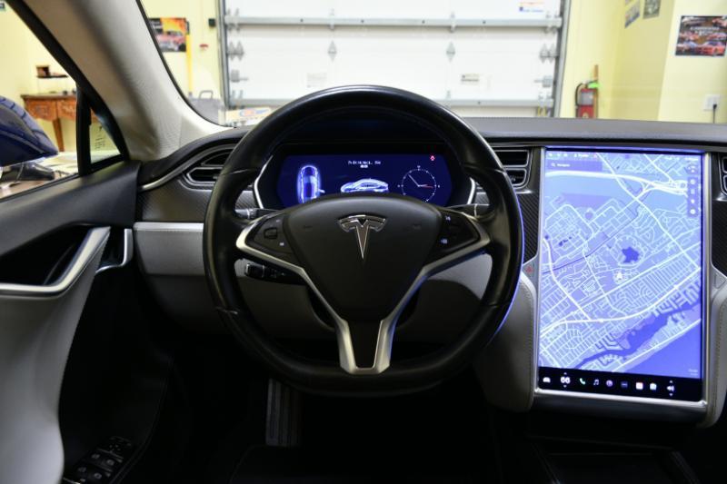 Tesla Model S 4dr Sdn RWD 85 kWh Battery 2014