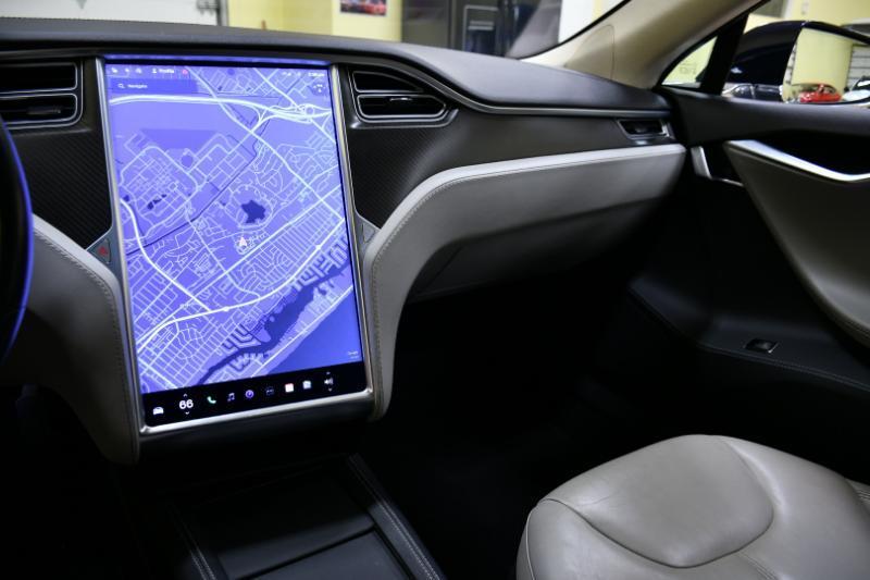 Tesla Model S 4dr Sdn RWD 85 kWh Battery 2014