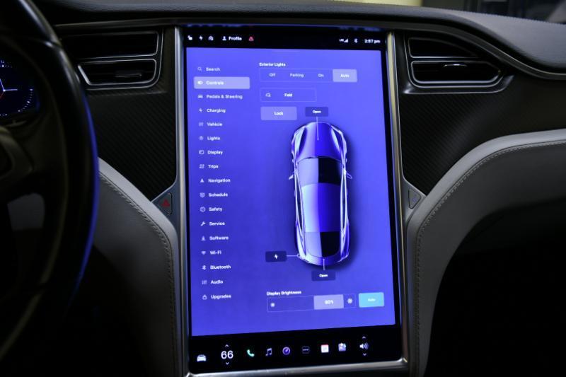 Tesla Model S 4dr Sdn RWD 85 kWh Battery 2014