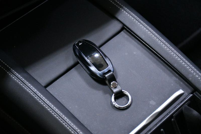 Tesla Model S 4dr Sdn RWD 85 kWh Battery 2014