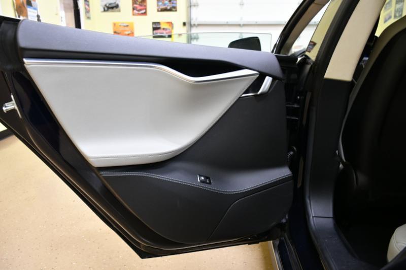 Tesla Model S 4dr Sdn RWD 85 kWh Battery 2014