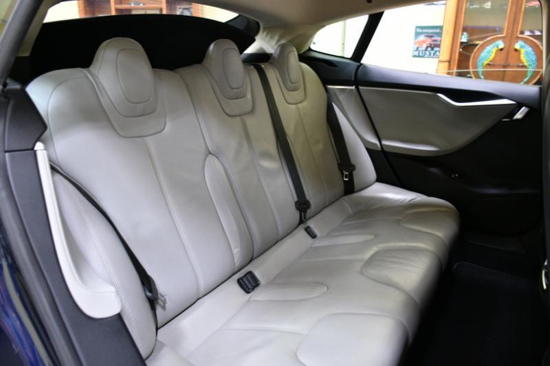 Tesla Model S 4dr Sdn RWD 85 kWh Battery 2014