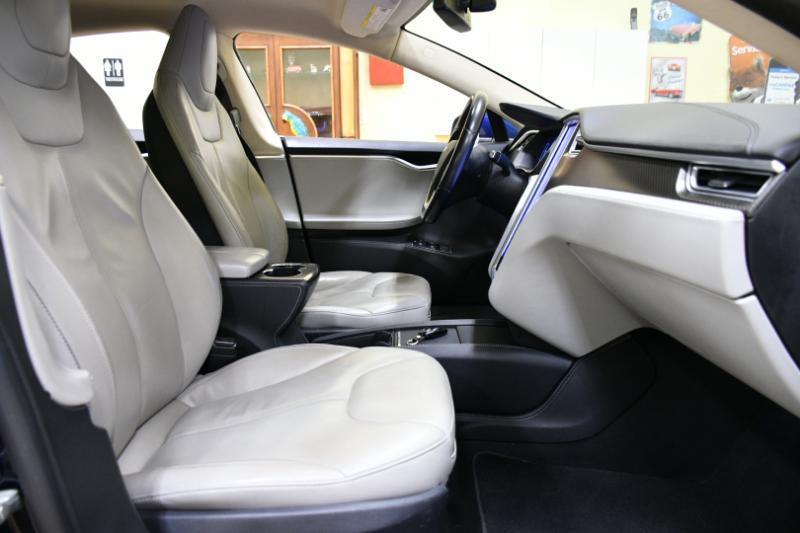 Tesla Model S 4dr Sdn RWD 85 kWh Battery 2014