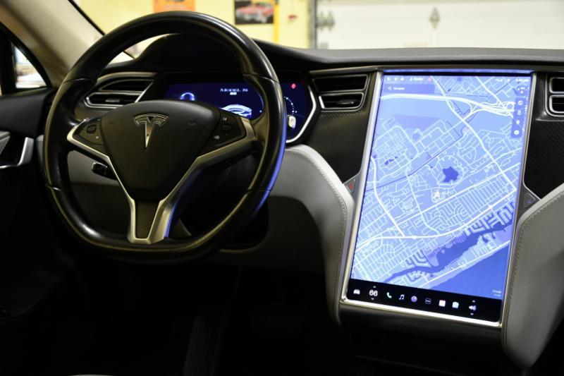 Tesla Model S 4dr Sdn RWD 85 kWh Battery 2014
