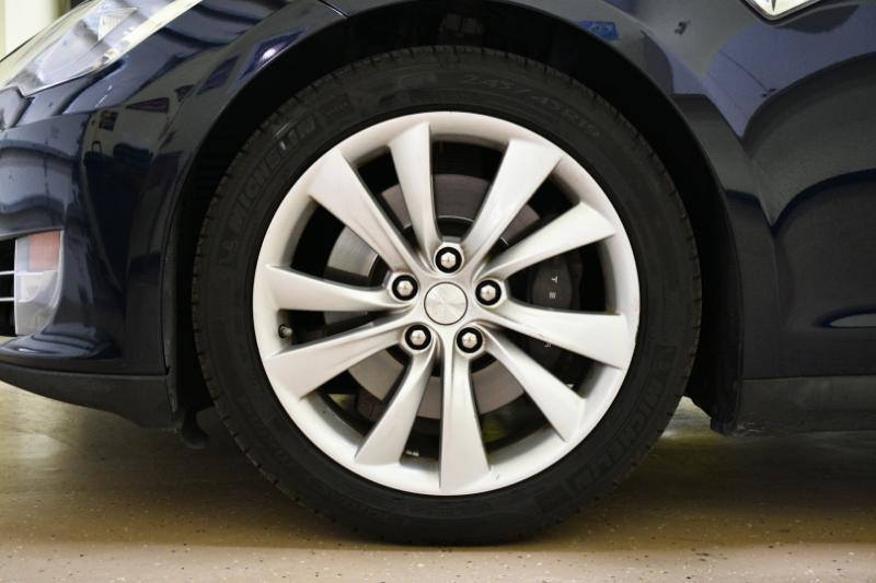 Tesla Model S 4dr Sdn RWD 85 kWh Battery 2014