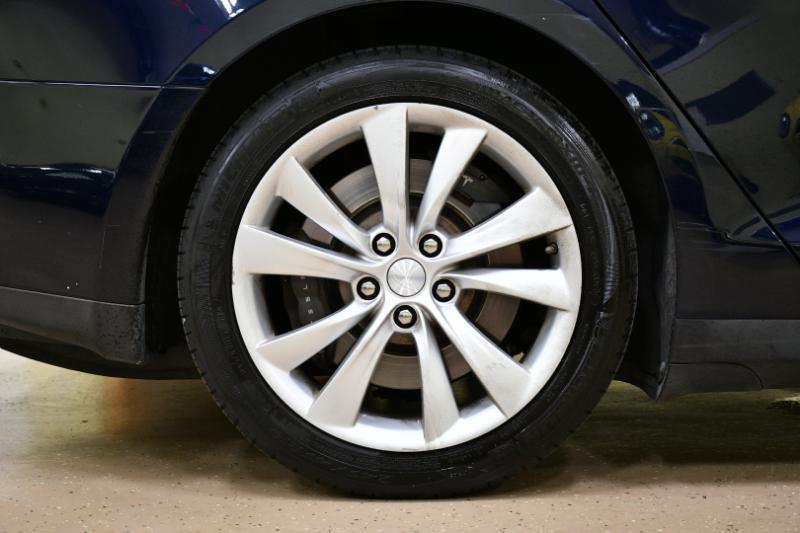 Tesla Model S 4dr Sdn RWD 85 kWh Battery 2014