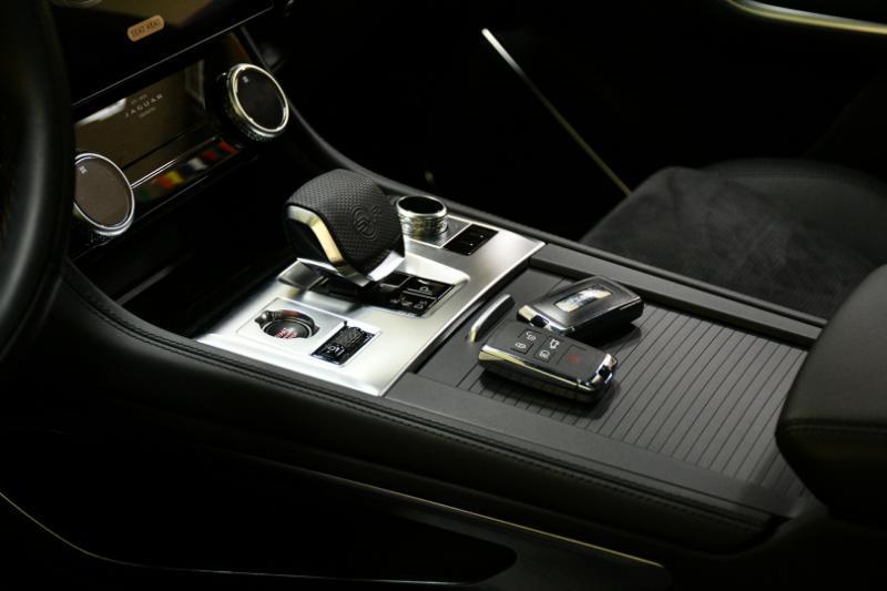 Jaguar F-Pace SVR 2023