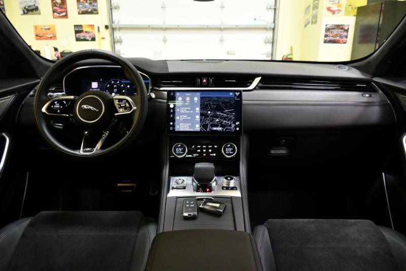 Jaguar F-Pace SVR 2023