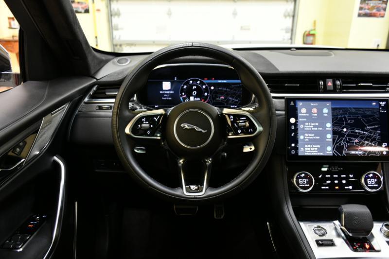 Jaguar F-Pace SVR 2023