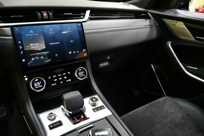 Jaguar F-Pace SVR 2023