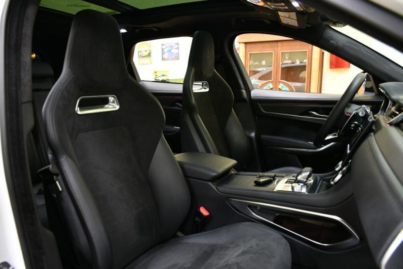 Jaguar F-Pace SVR 2023