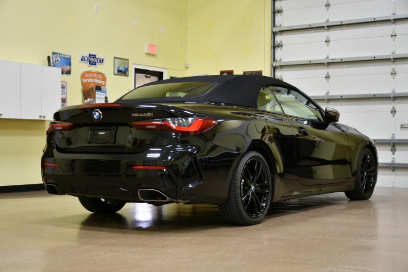 BMW 4-Series M440i Convertible 2023