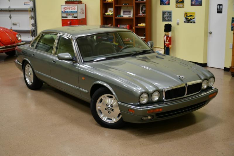 Jaguar XJ Sedan XJ6 1997