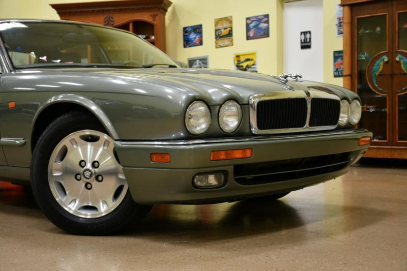 Jaguar XJ Sedan XJ6 1997