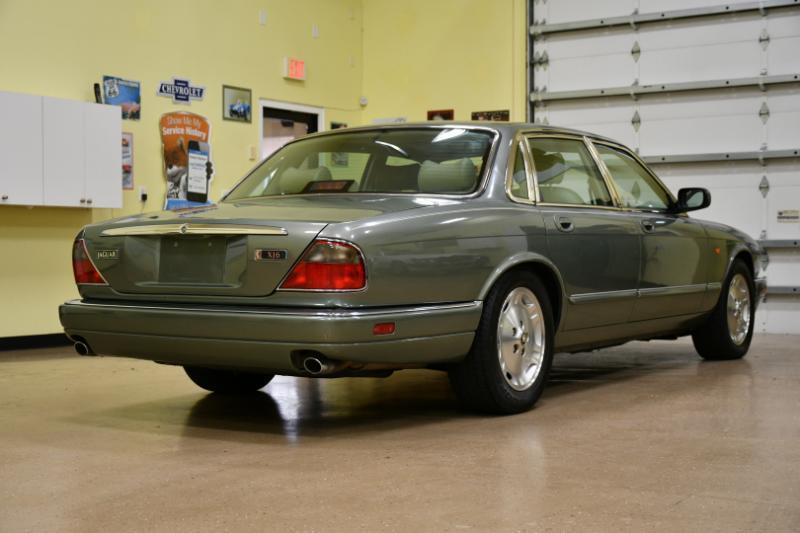 Jaguar XJ Sedan XJ6 1997