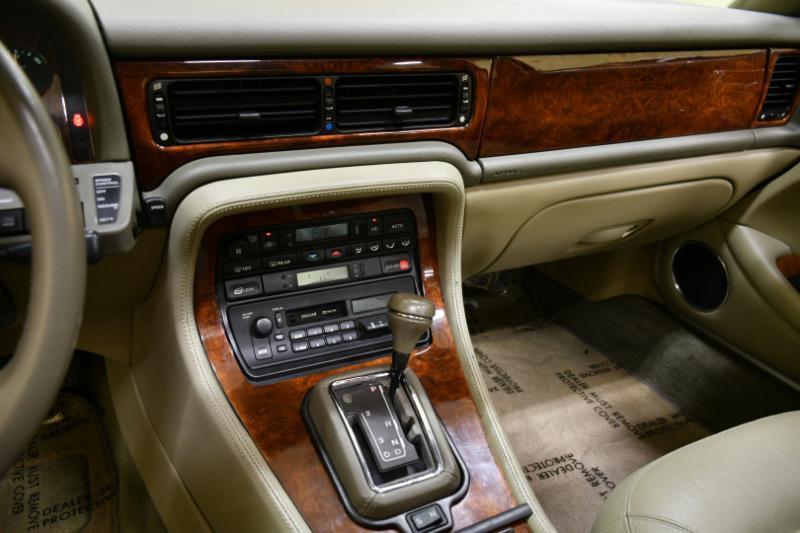 Jaguar XJ Sedan XJ6 1997