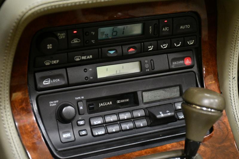 Jaguar XJ Sedan XJ6 1997
