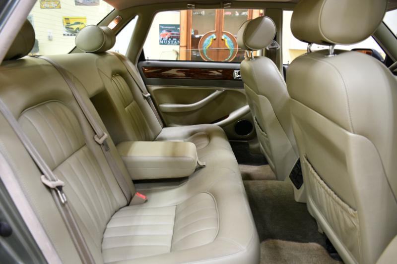 Jaguar XJ Sedan XJ6 1997