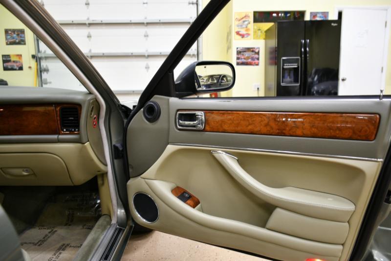 Jaguar XJ Sedan XJ6 1997