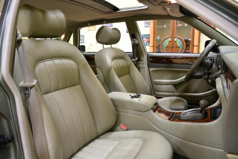 Jaguar XJ Sedan XJ6 1997