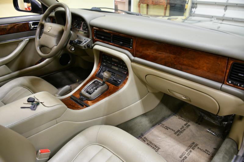 Jaguar XJ Sedan XJ6 1997