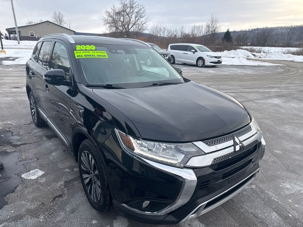 Mitsubishi Outlander  2020