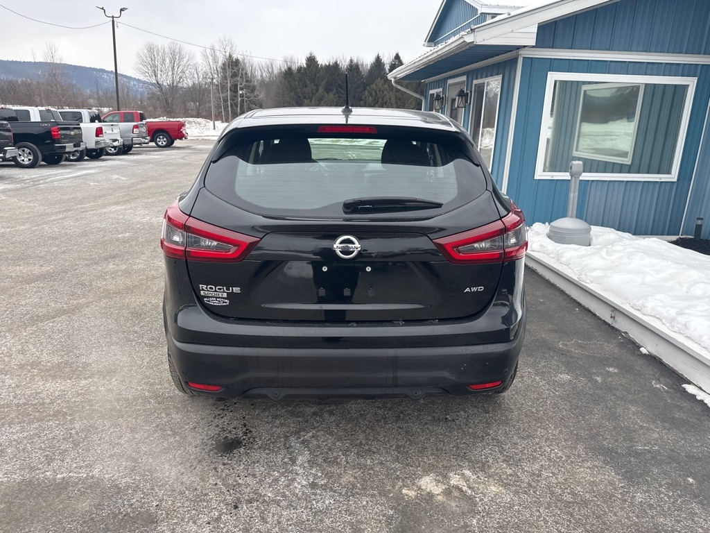 Nissan Rogue Sport  2022