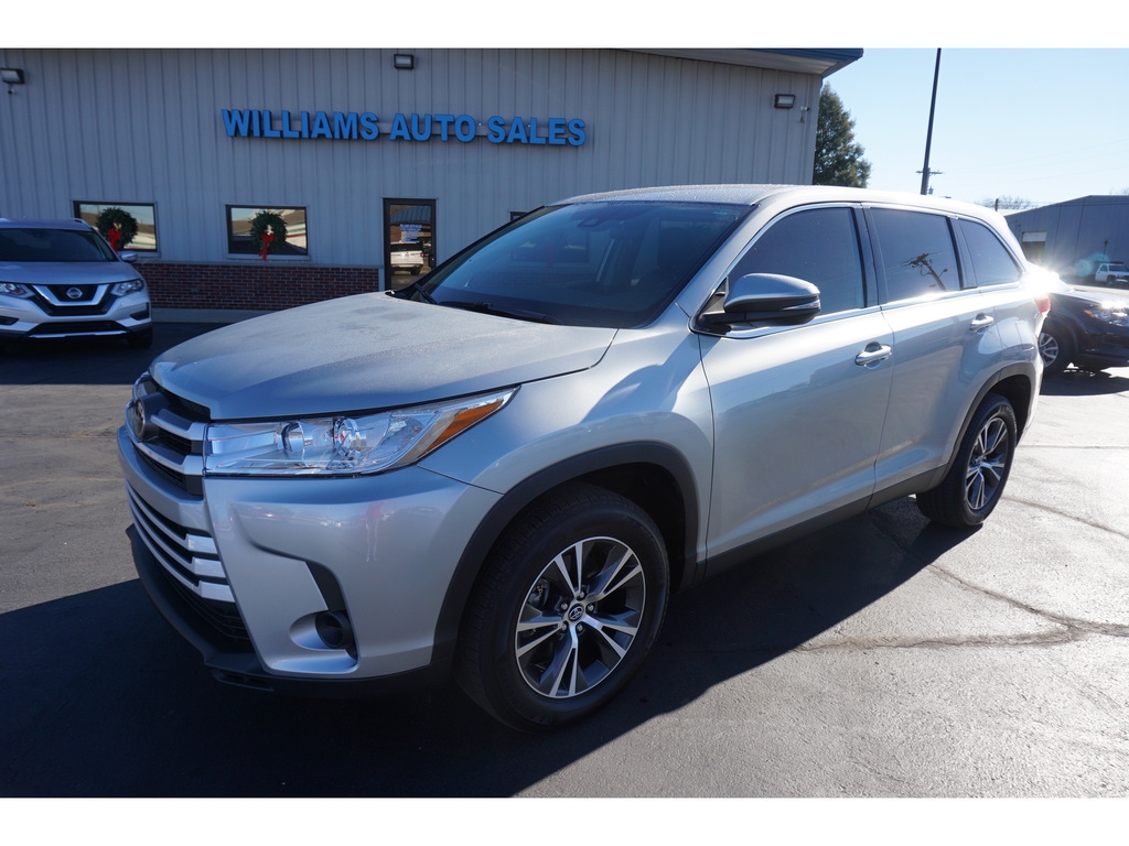 Used 2019 Toyota Highlander LE for Sale in Lawrenceburg TN 38464