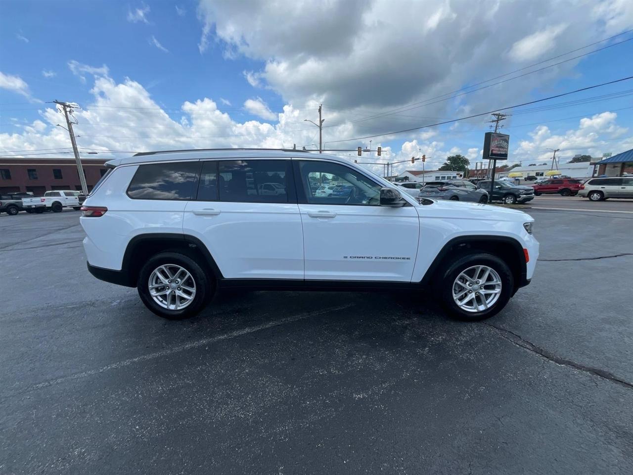 2023 Jeep Grand Cherokee L LAREDO