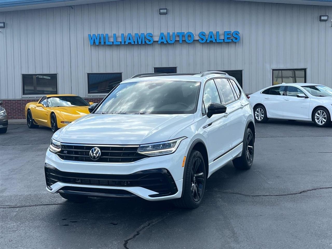 2023 Volkswagen Tiguan SE R-LINE BLACK