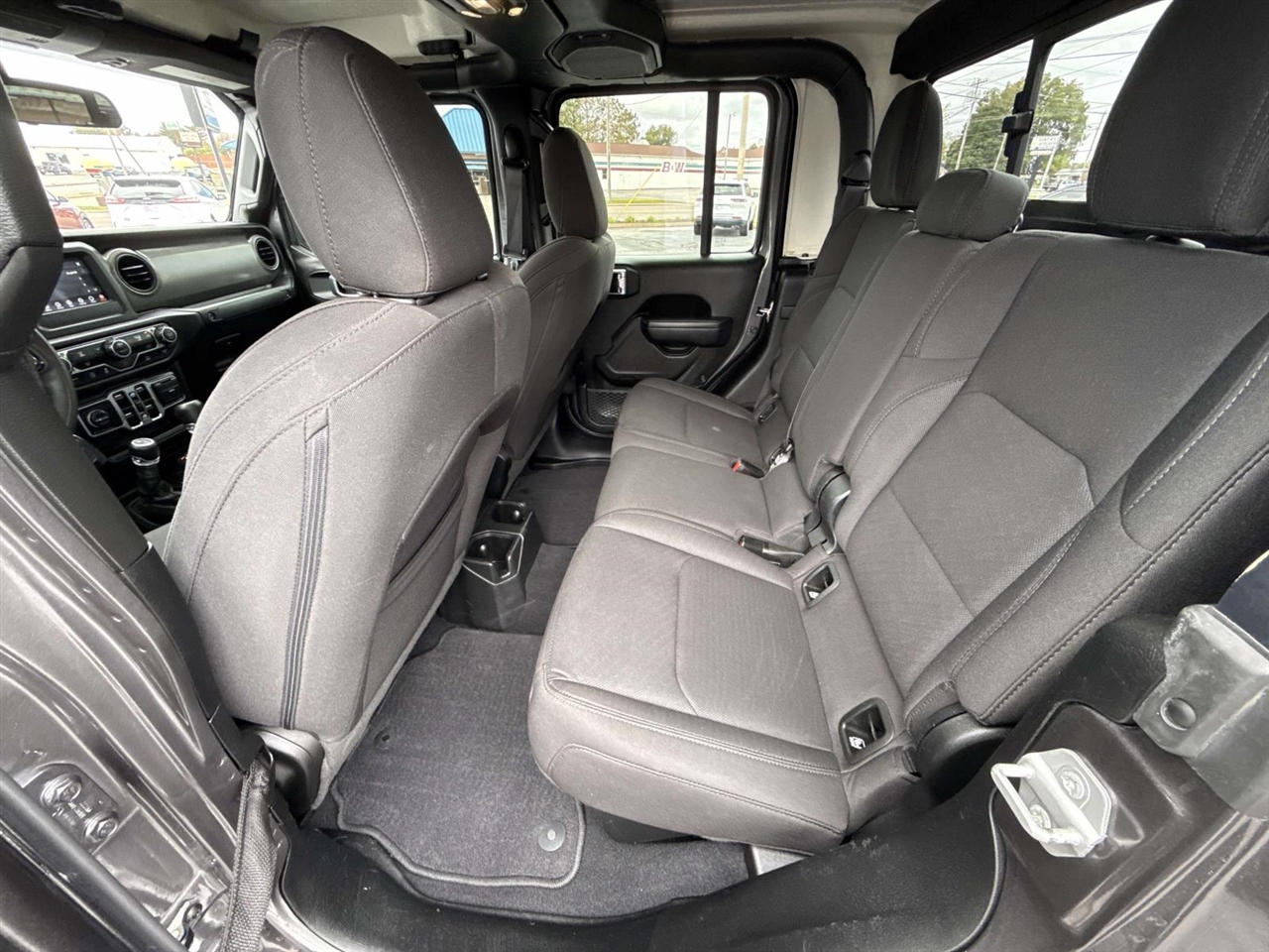 2023 Jeep Gladiator SPORT