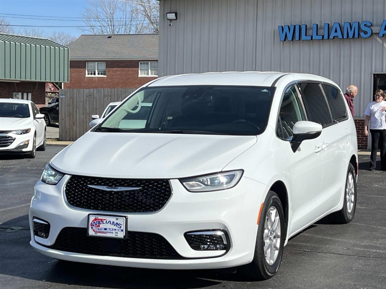 2023 Chrysler Pacifica TOURING L