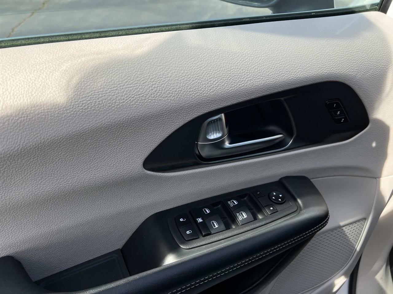 Chrysler Pacifica  2023