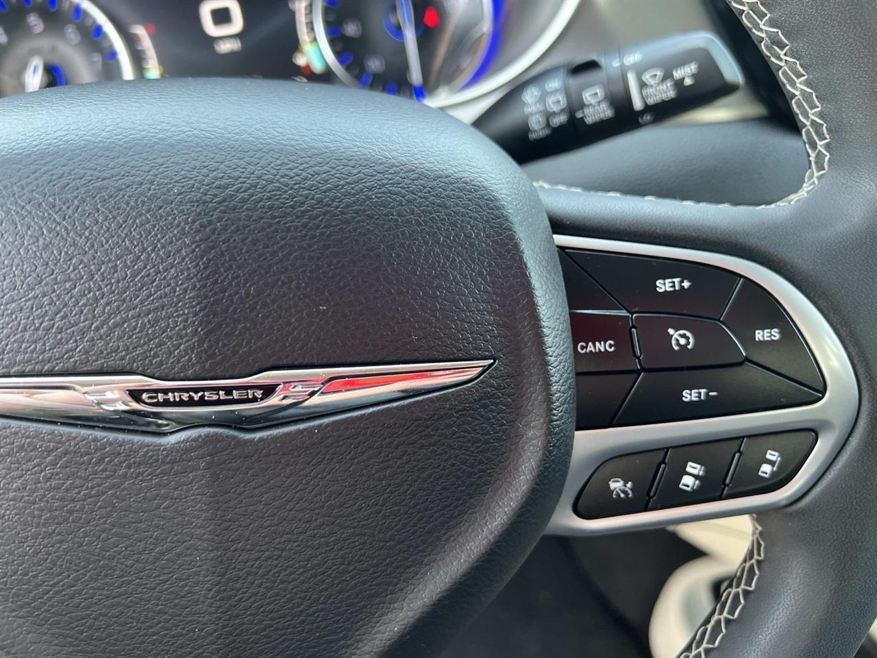 Chrysler Pacifica  2023