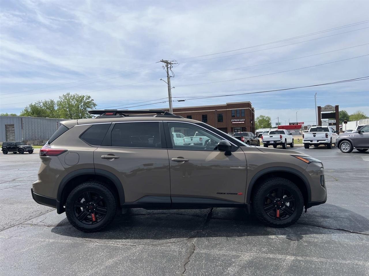 Nissan Rogue  2025