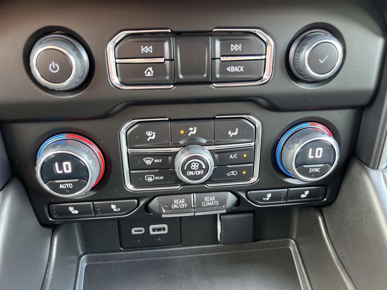 Chevrolet Tahoe  2023