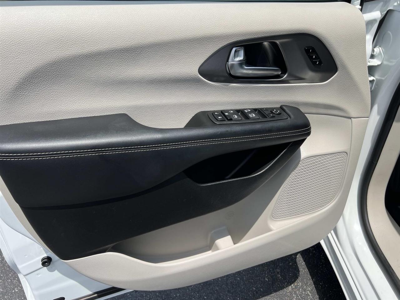 Chrysler Pacifica  2023