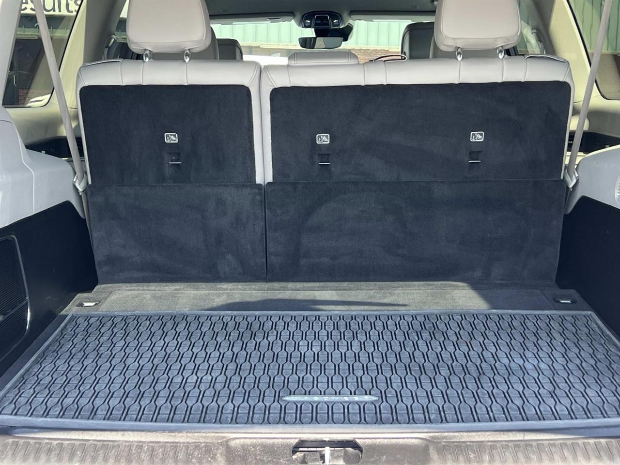 Jeep Wagoneer L  2024