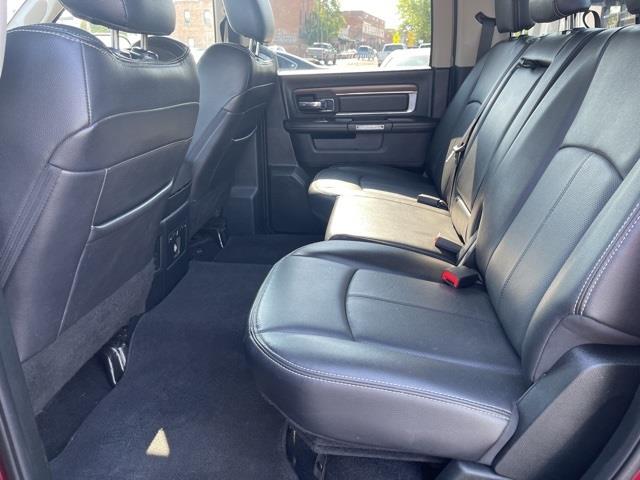 RAM 1500 Laramie Crew Cab SWB 4WD 2017 RAM 1500 Laramie Crew Cab SWB 4WD 2017