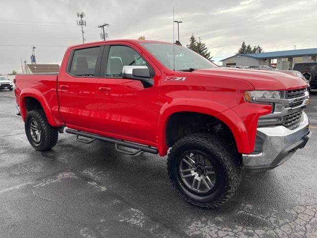 2021 Chevrolet Silverado 1500 LT photo 2