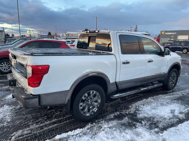 Nissan Titan Platinum Reserve Crew Cab 4WD 2018