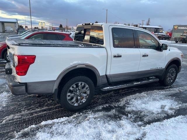 Nissan Titan Platinum Reserve Crew Cab 4WD 2018