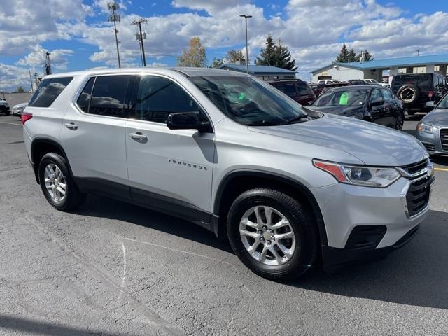 2020 Chevrolet Traverse LS photo 2