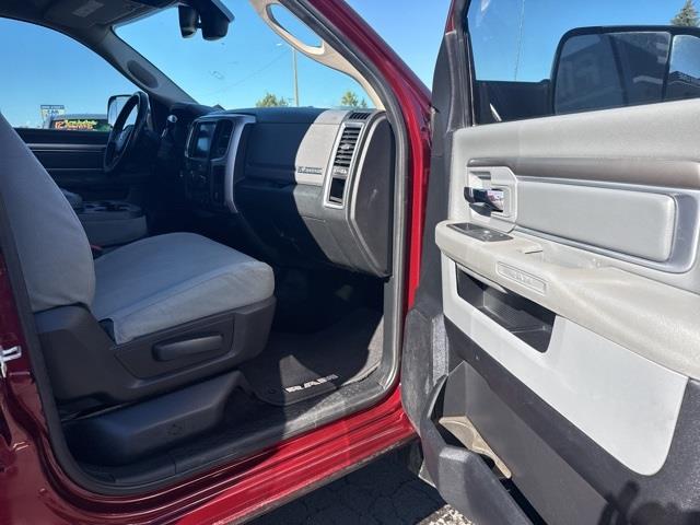 RAM 2500 SLT Crew Cab SWB 4WD 2016 RAM 2500 SLT Crew Cab SWB 4WD 2016