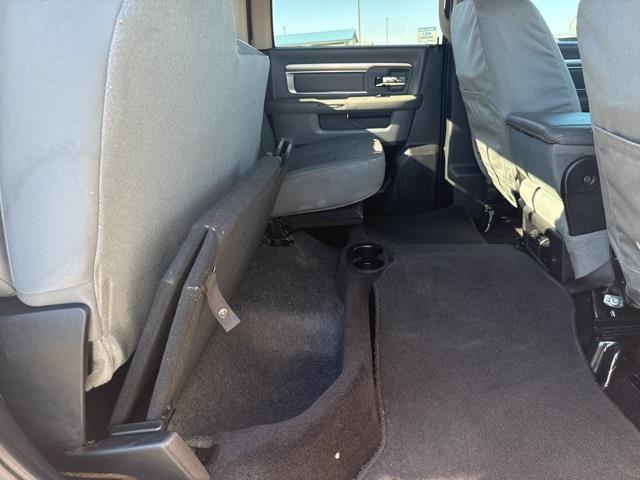 RAM 2500 SLT Crew Cab SWB 4WD 2016 RAM 2500 SLT Crew Cab SWB 4WD 2016