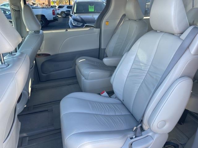 Toyota Sienna XLE AWD 7-Pass V6 2011 Toyota Sienna XLE AWD 7-Pass V6 2011