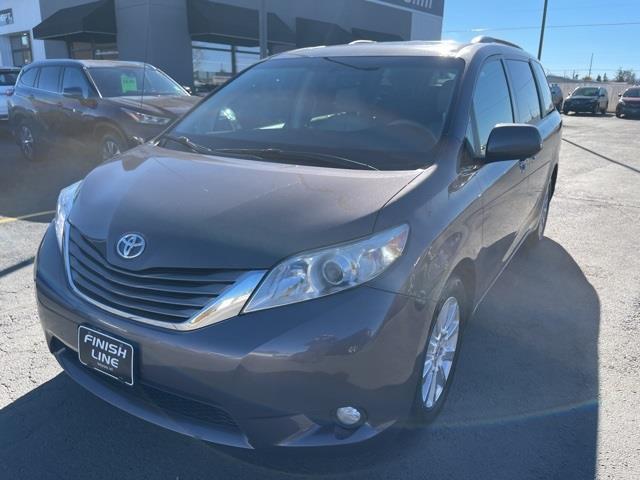 Toyota Sienna XLE AWD 7-Pass V6 2011 Toyota Sienna XLE AWD 7-Pass V6 2011