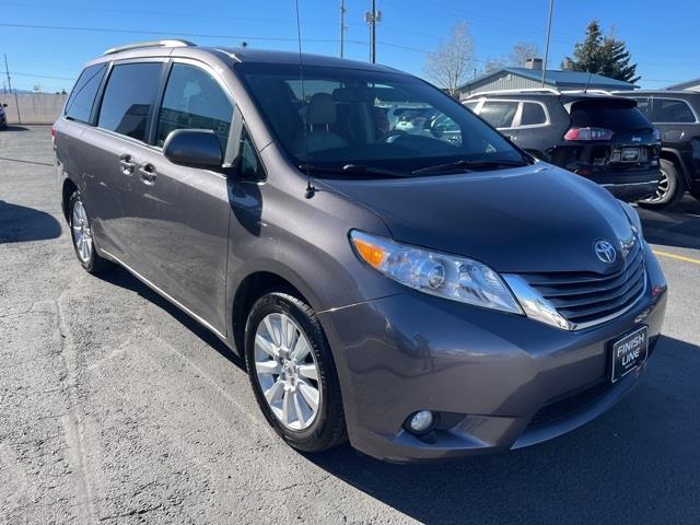 Toyota Sienna XLE AWD 7-Pass V6 2011 Toyota Sienna XLE AWD 7-Pass V6 2011