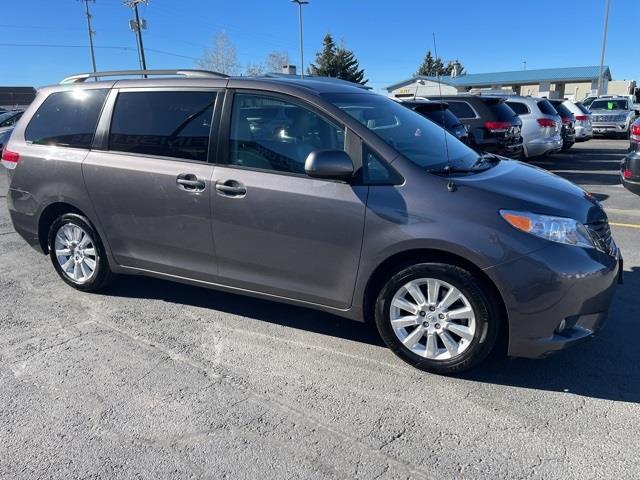 Toyota Sienna XLE AWD 7-Pass V6 2011 Toyota Sienna XLE AWD 7-Pass V6 2011